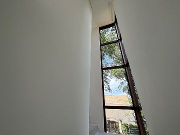 P� DIREITO IMPONENTE E ILUMINADO