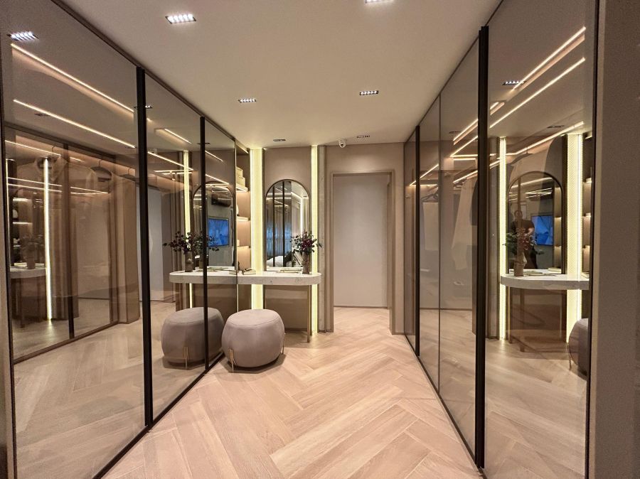 Walking closet 